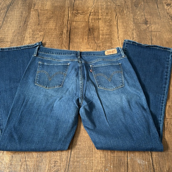 Women’s Jeans - Picture 3 of 4